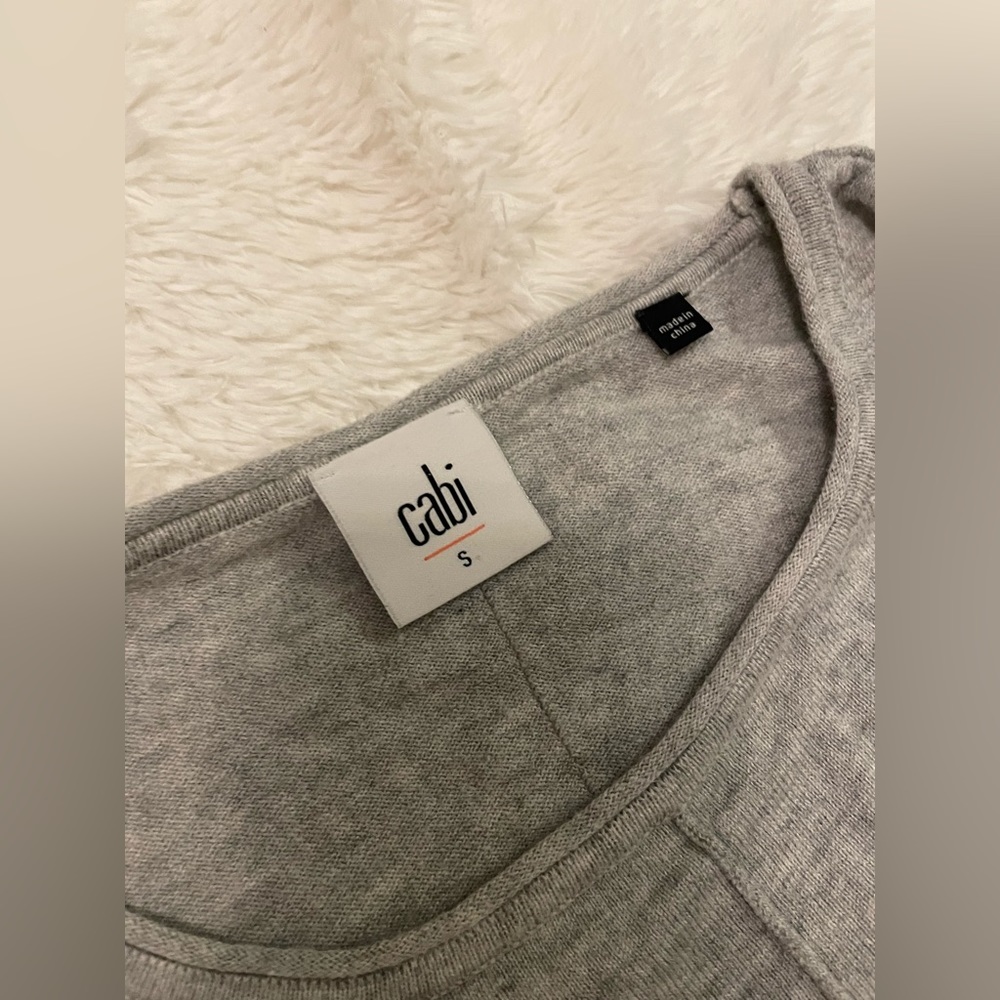 cabi grey sweater size small but fits big.